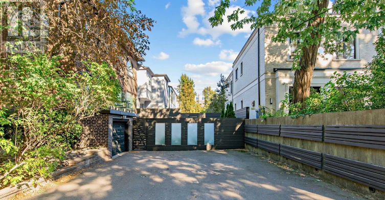 25 Clarendon Avenue, Toronto, ON, M4V 1H8 - 40