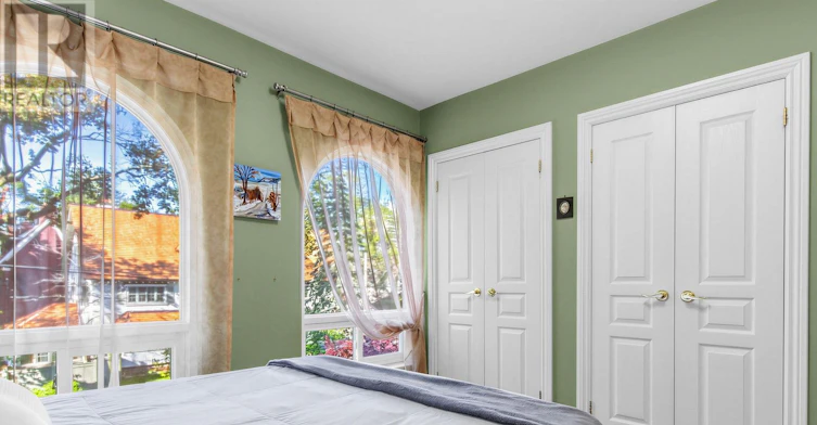 25 Clarendon Avenue, Toronto, ON, M4V 1H8 - 26