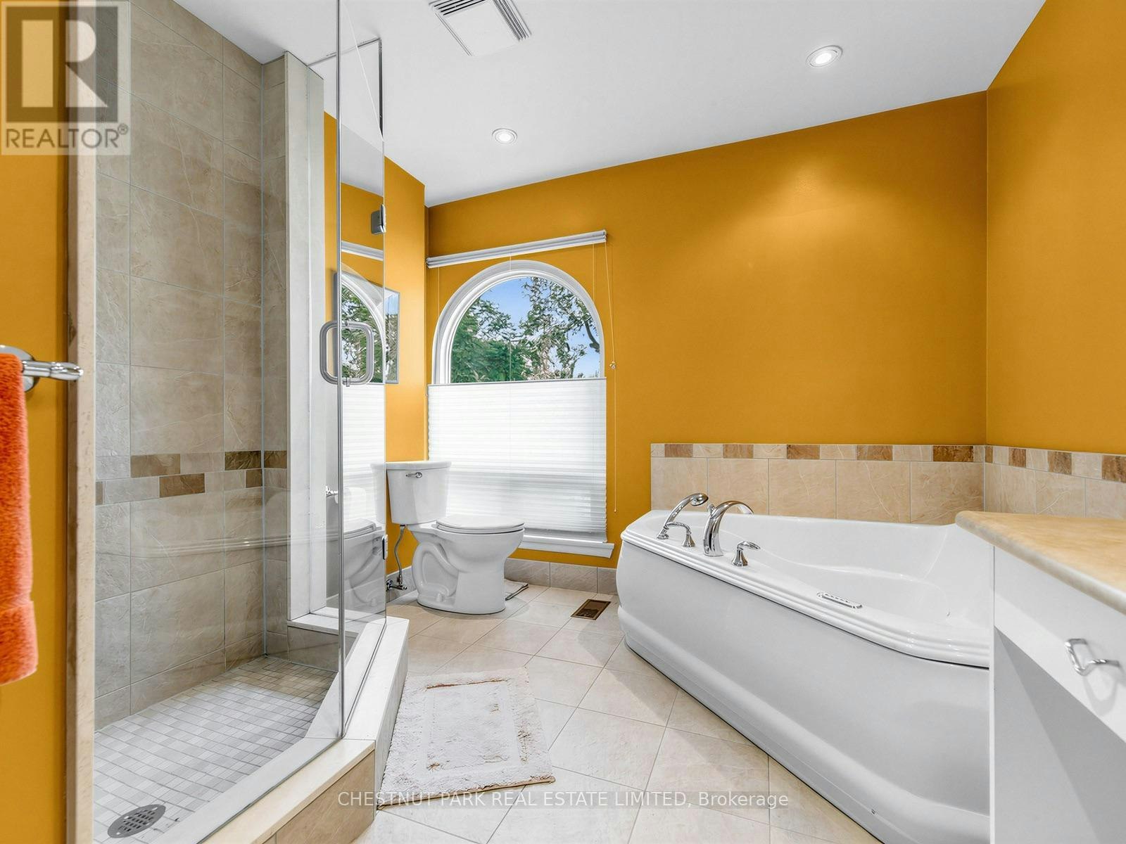 25 Clarendon Avenue, Toronto, ON, M4V 1H8 - 23