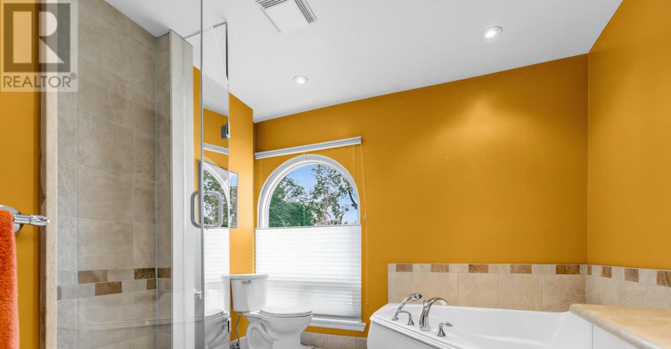 25 Clarendon Avenue, Toronto, ON, M4V 1H8 - 23