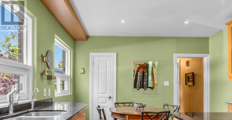 25 Clarendon Avenue, Toronto, ON, M4V 1H8 - 14