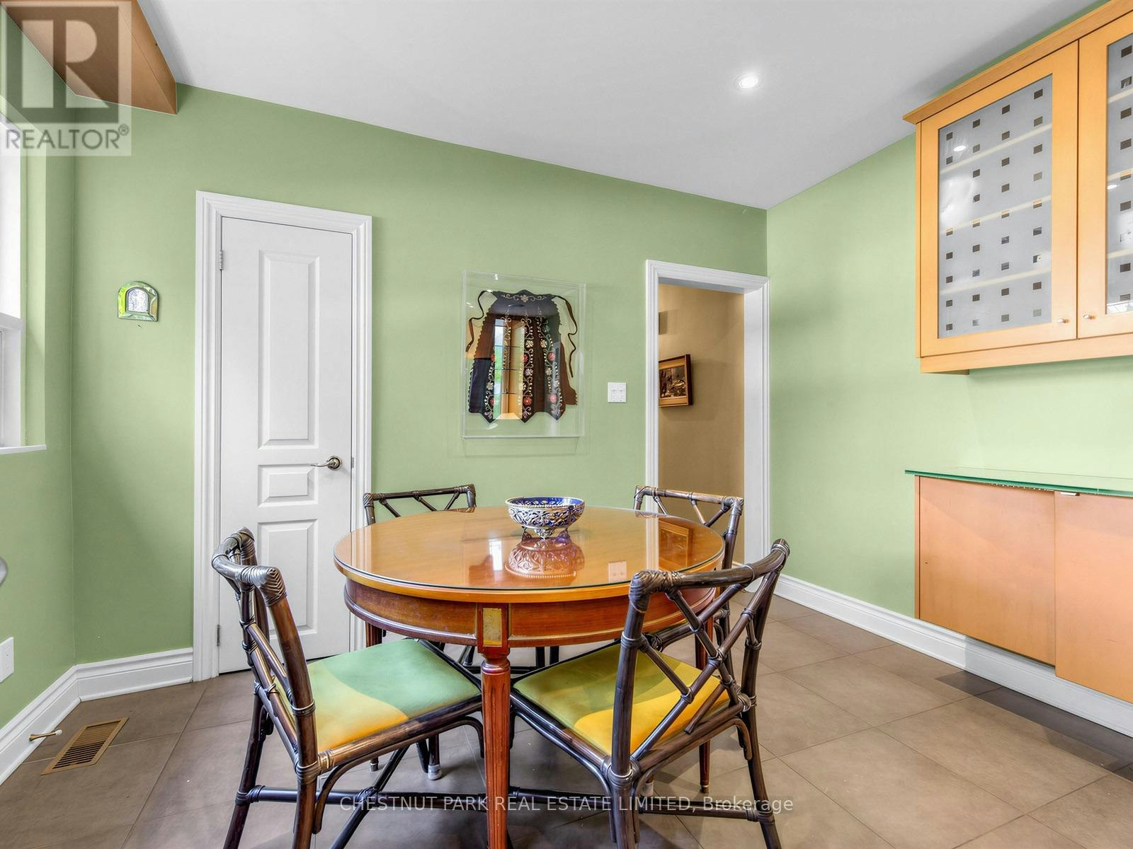 25 Clarendon Avenue, Toronto, ON, M4V 1H8 - 15