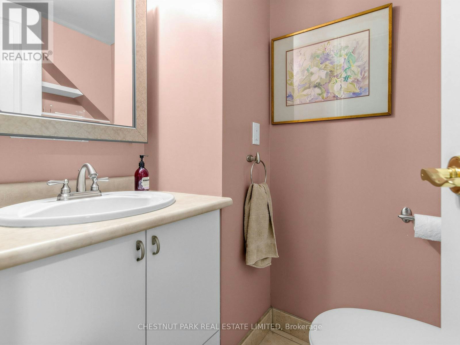 25 Clarendon Avenue, Toronto, ON, M4V 1H8 - 33