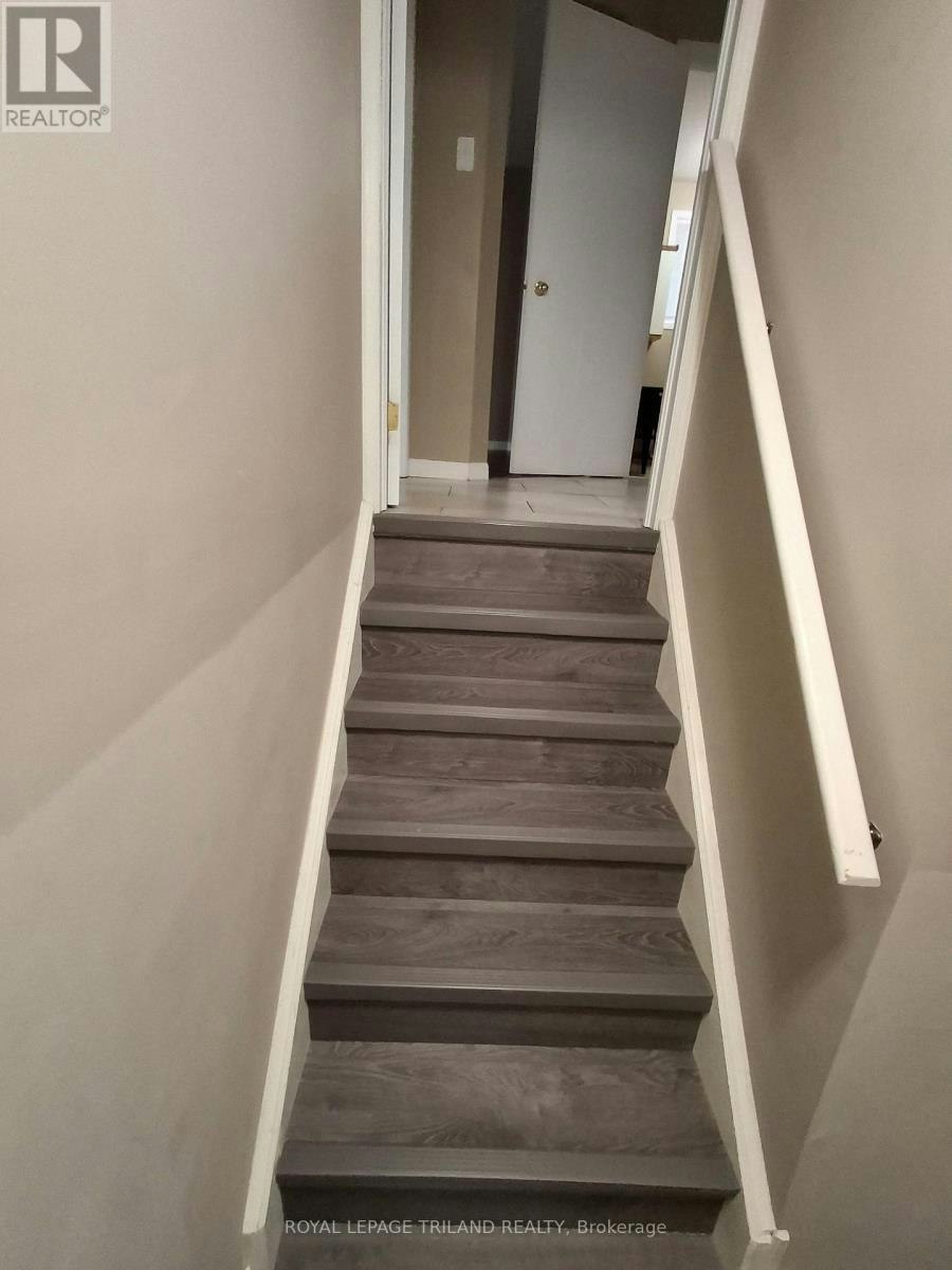 905 Redoak Avenue, London, ON, N6H 5R6 - 16
