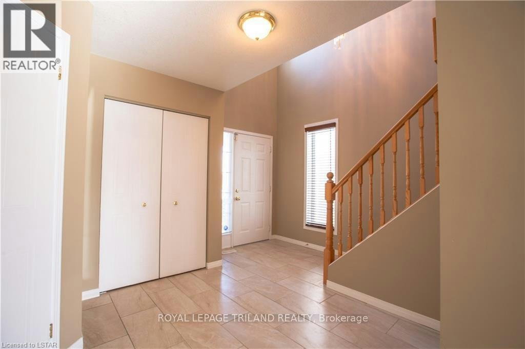 905 Redoak Avenue, London, ON, N6H 5R6 - 3