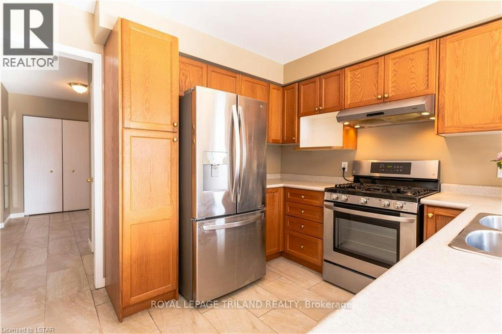 905 Redoak Avenue, London, ON, N6H 5R6 - 6