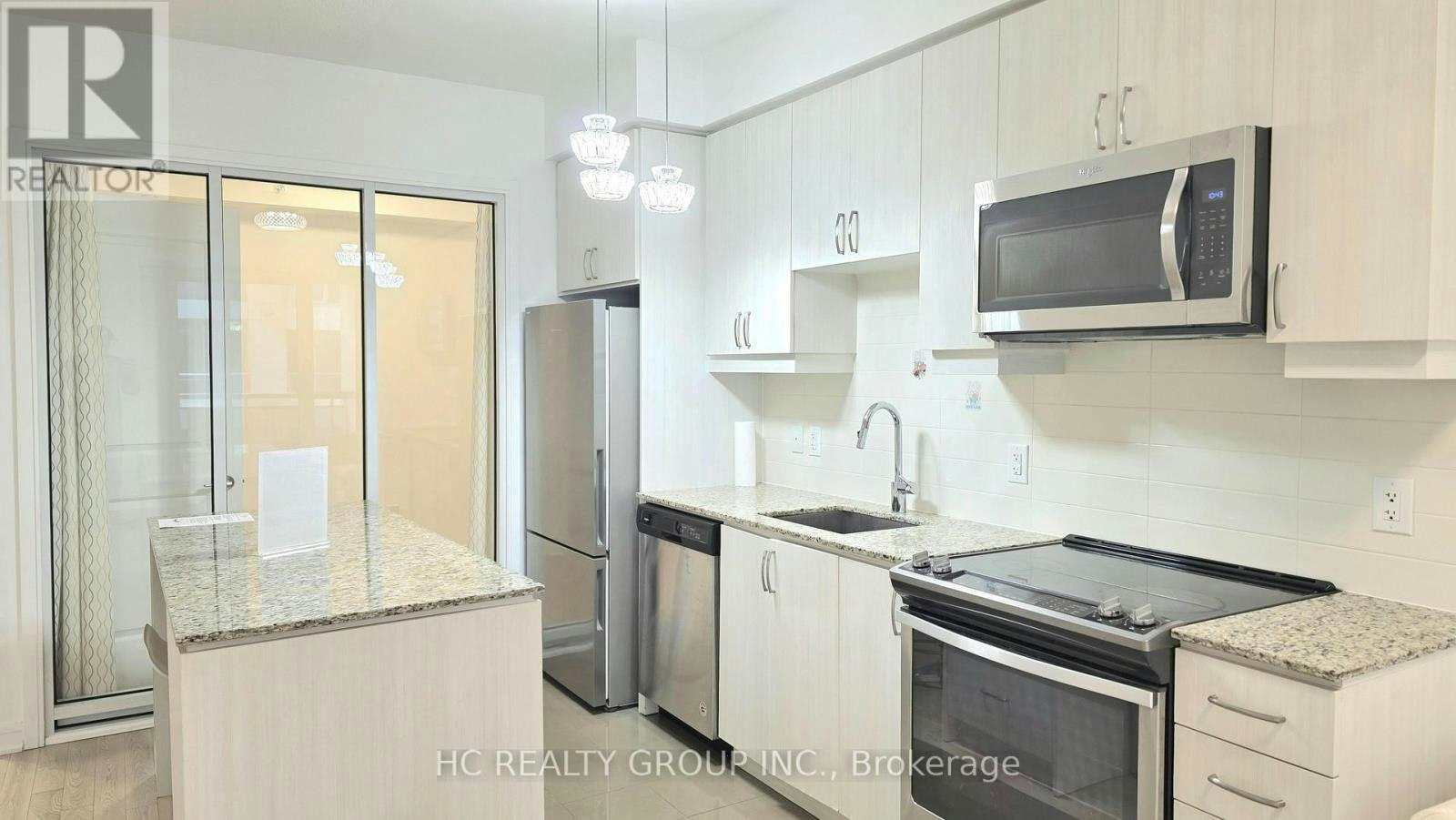 213-9191 Yonge Street, Richmond Hill, ON, L4C 1E2 5