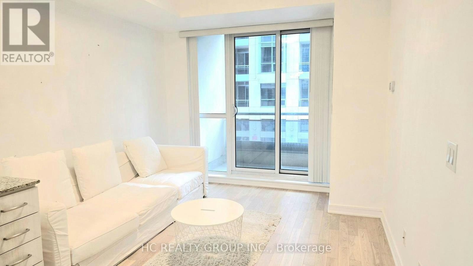 213-9191 Yonge Street, Richmond Hill, ON, L4C 1E2 3