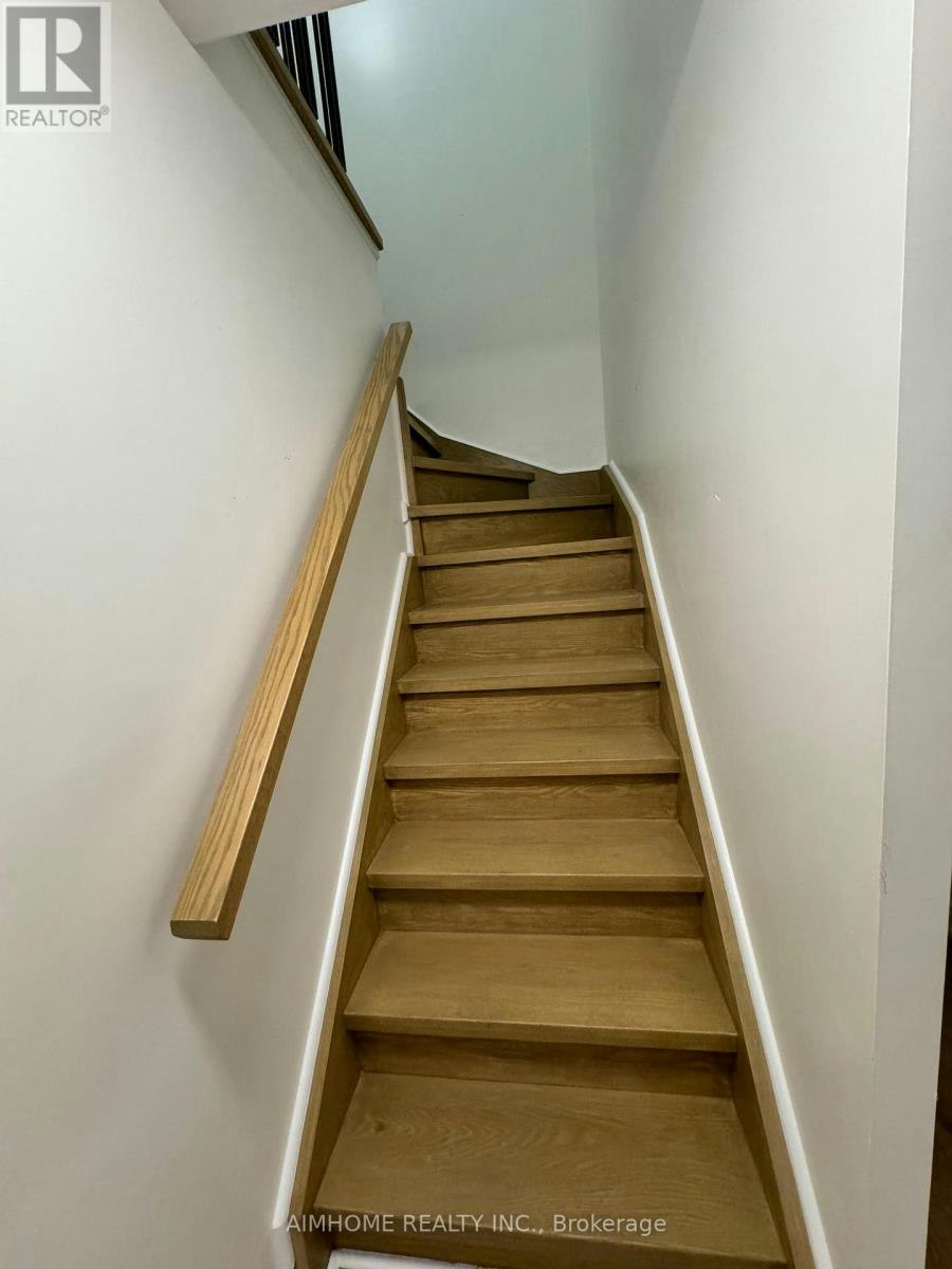 BSMT-56 Crystal Drive, Richmond Hill, ON, L4C 7Y3 - 14