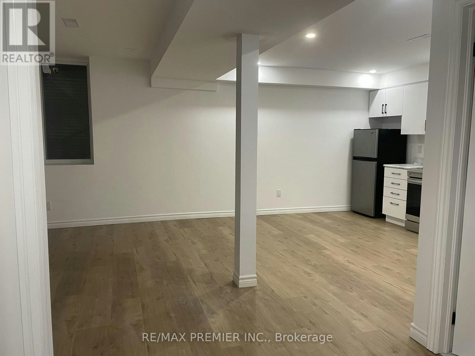 42 Education Road, Brampton, ON, L6P 3R7 3
