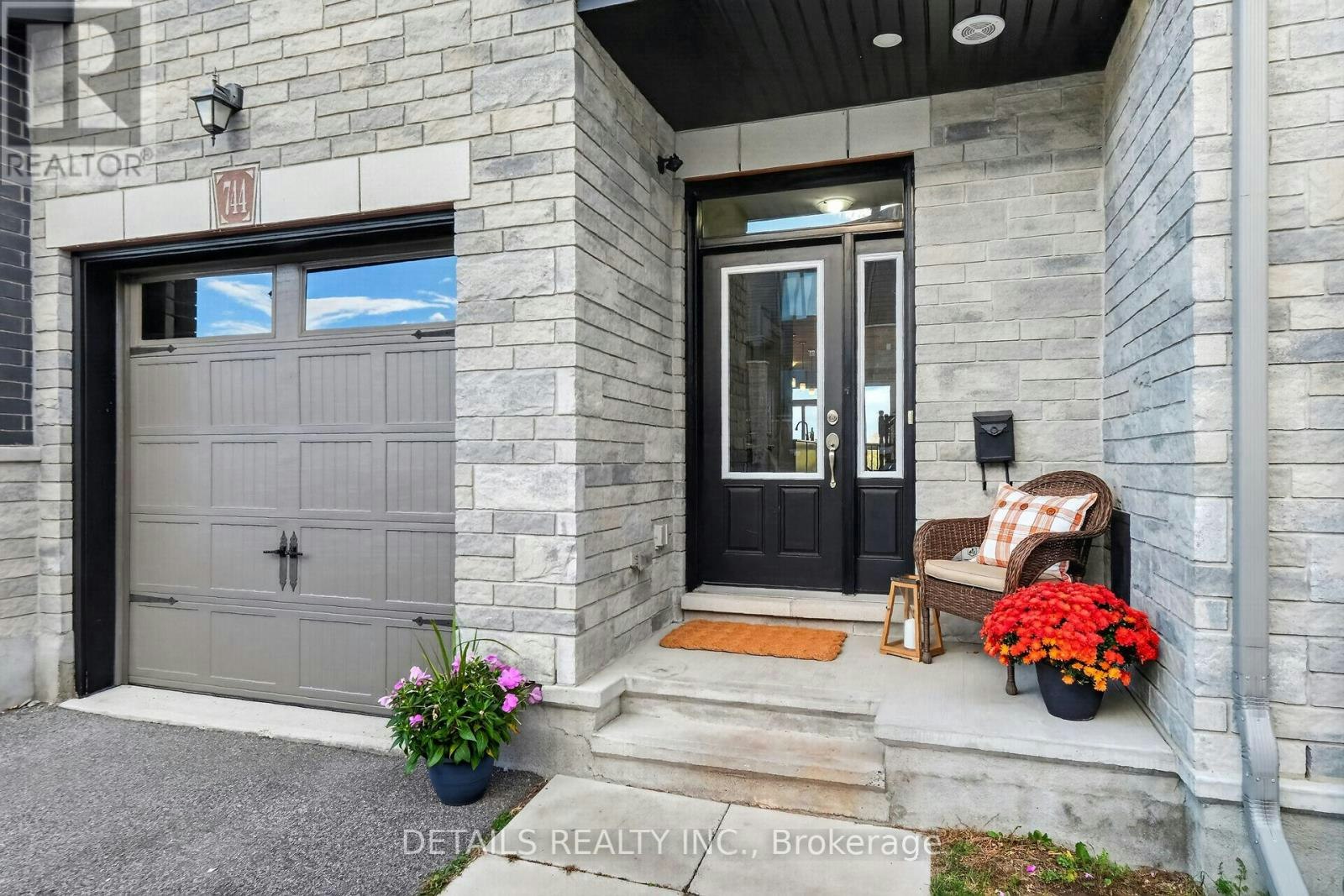 744 Dearborn Private, Ottawa, ON, K1T 0W3