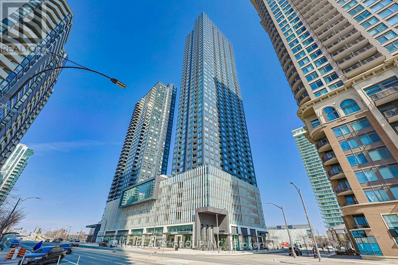 3809-395 Square One Drive, Mississauga, ON, L5B 0P6 1