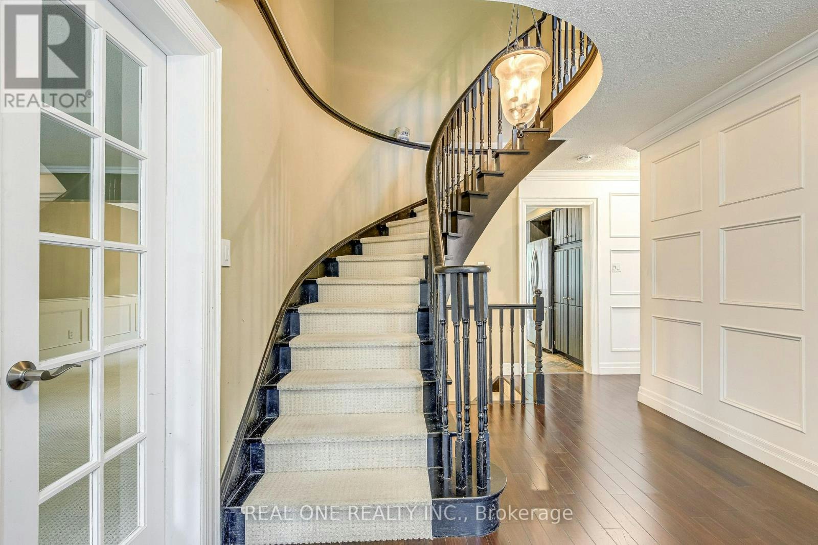 1236 Woodview Drive, Oakville, ON, L6M 2M4 4