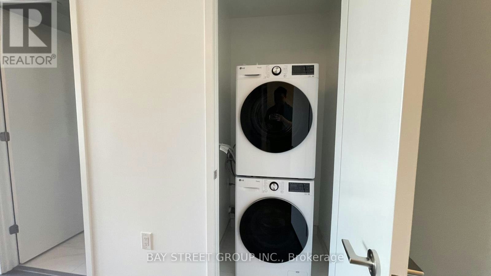 1102-10 Oak Street, Toronto, ON, M5A 0Z1 - 12