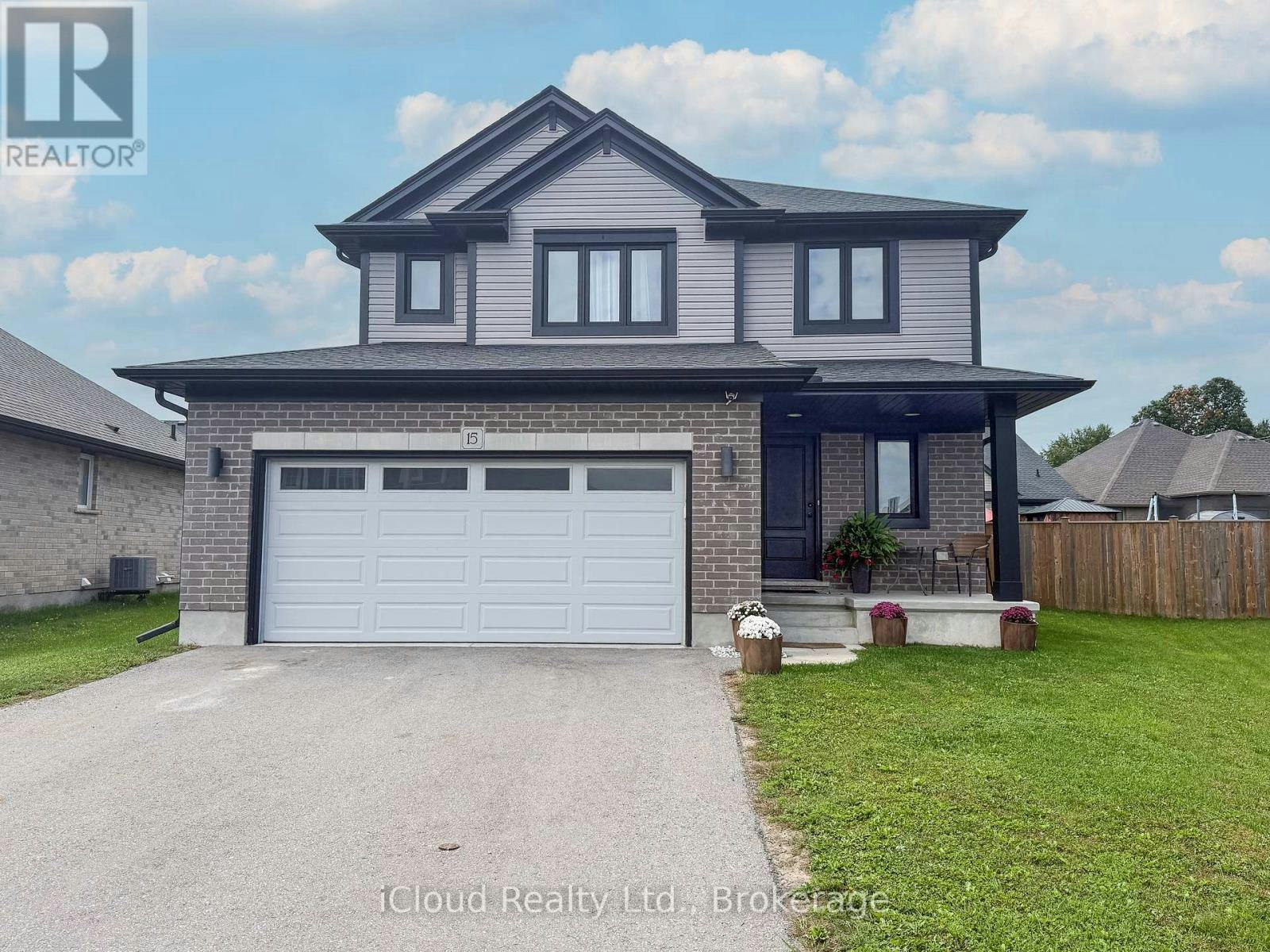 15 Curren Crescent, Tillsonburg, ON, N4G 0J3