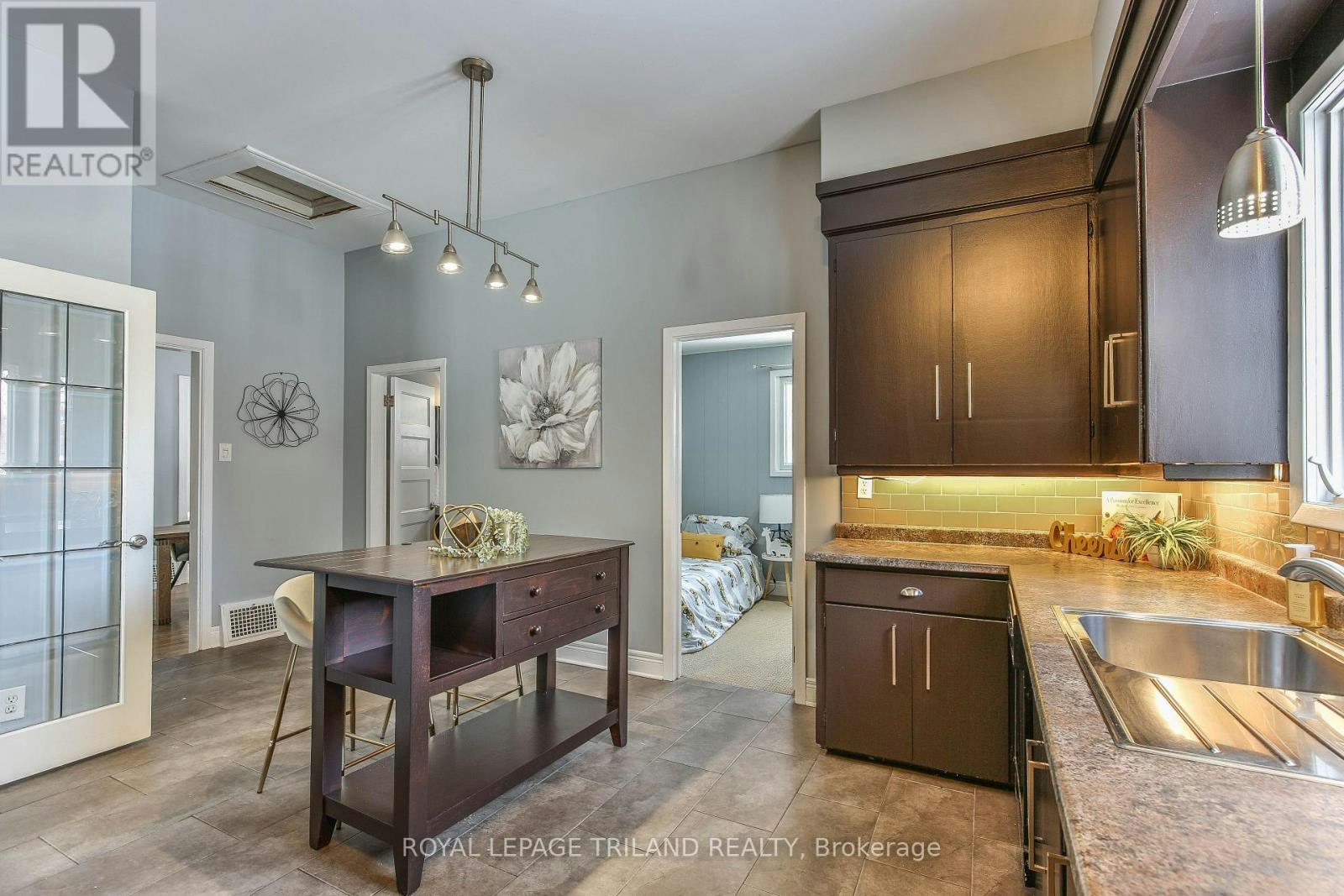 602 Central Avenue, London, ON, N6B 2G4 - 13