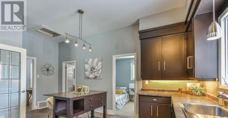 602 Central Avenue, London, ON, N6B 2G4 - 13