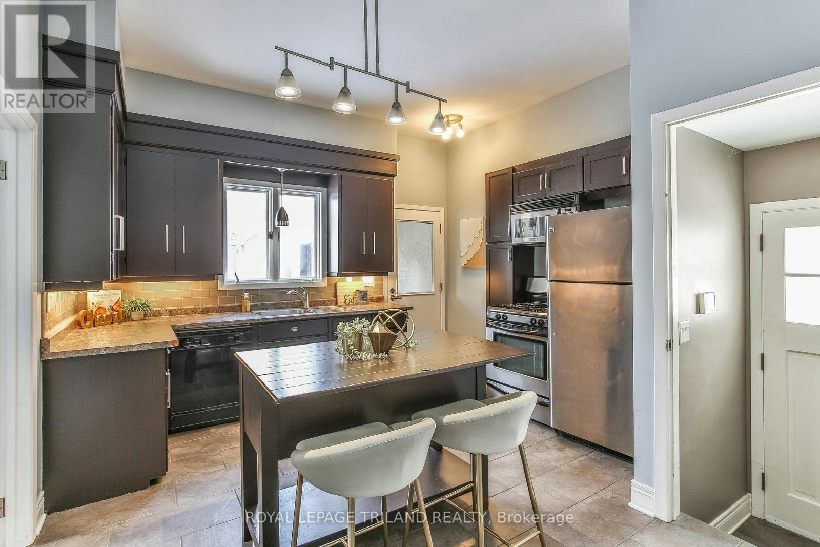 602 Central Avenue, London, ON, N6B 2G4 - 8