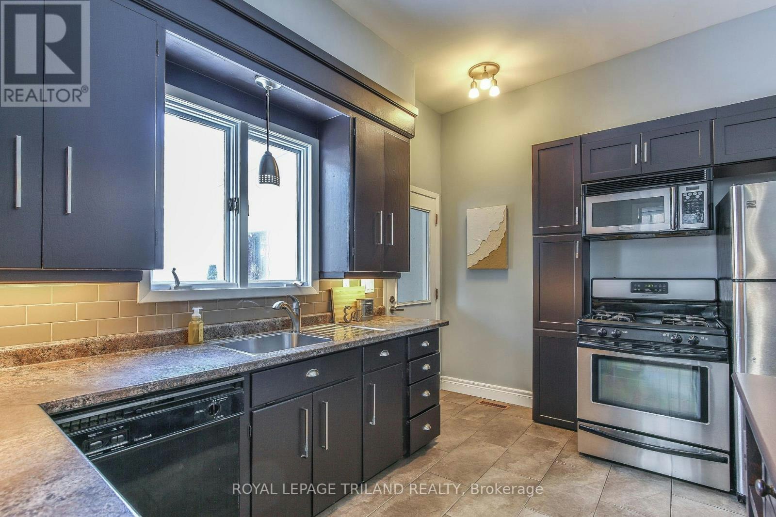 602 Central Avenue, London, ON, N6B 2G4 - 11