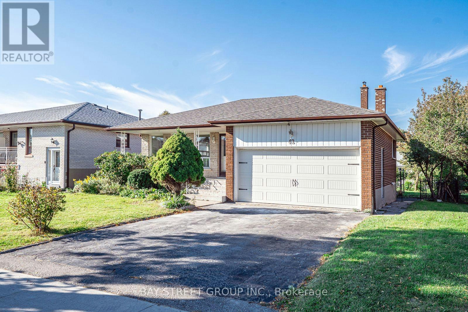 42 Faye Drive, Toronto, ON, M2J 3S6