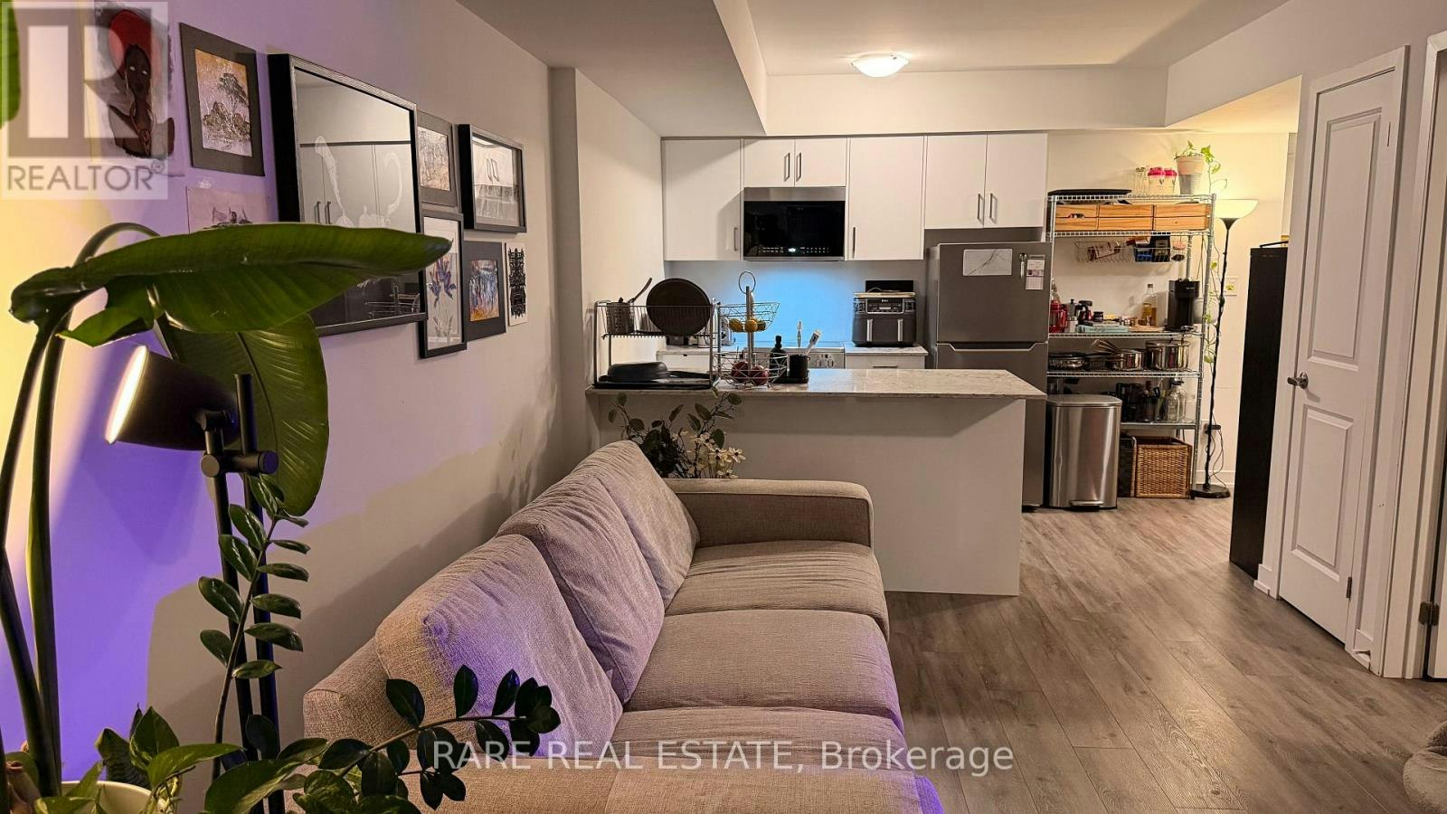 4-10 Marquette Avenue, Toronto, ON, M6A 0E1