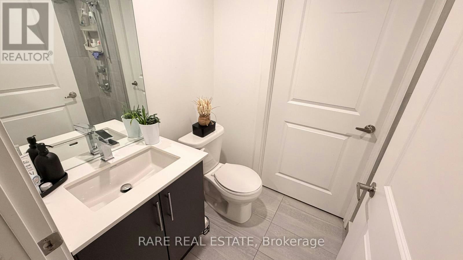 4-10 Marquette Avenue, Toronto, ON, M6A 0E1 - 12