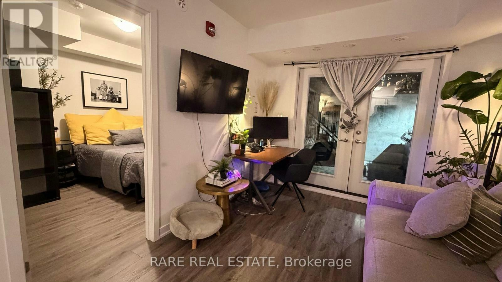 4-10 Marquette Avenue, Toronto, ON, M6A 0E1 - 7
