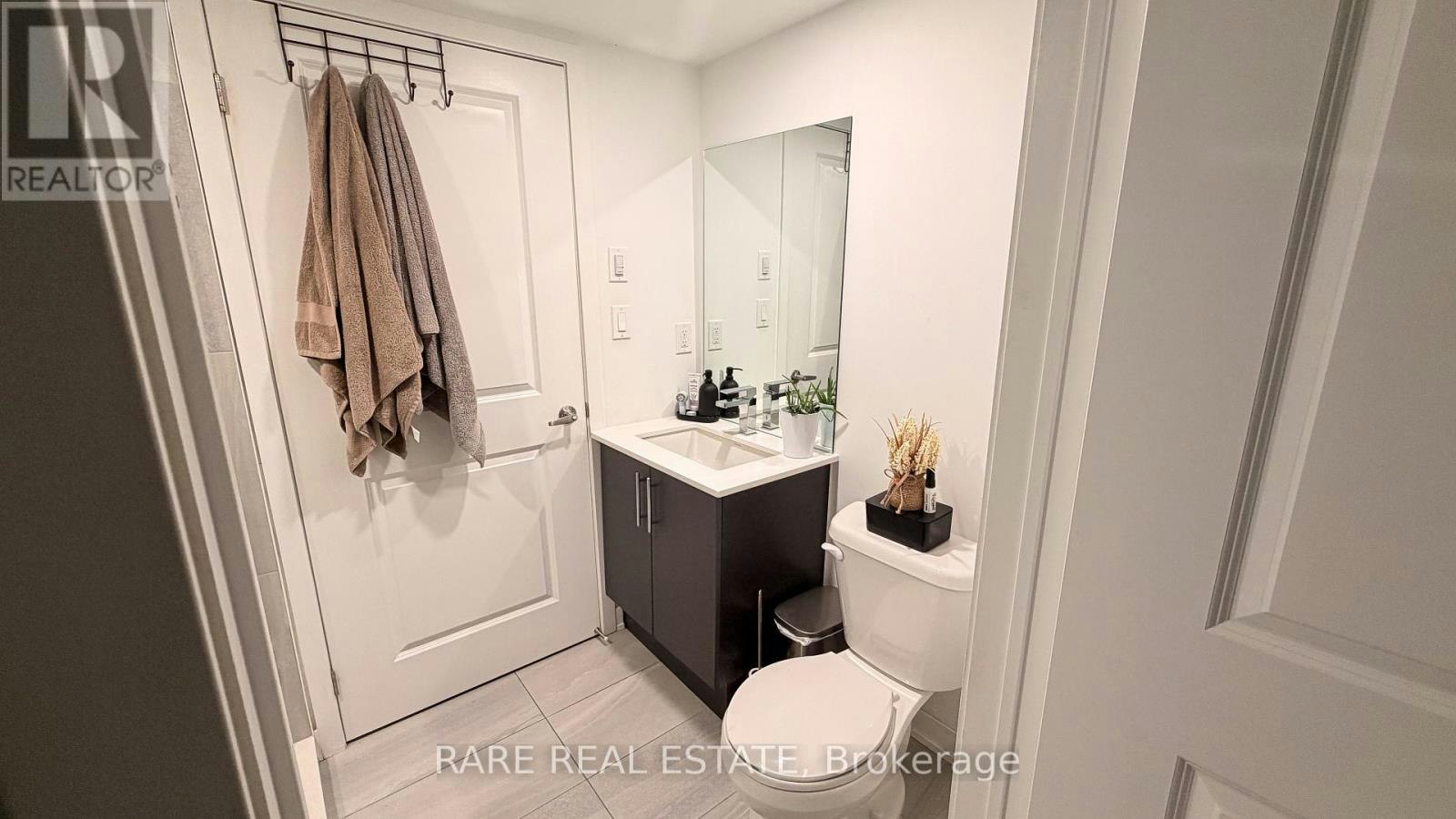 4-10 Marquette Avenue, Toronto, ON, M6A 0E1 - 13