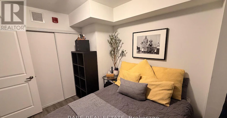 4-10 Marquette Avenue, Toronto, ON, M6A 0E1 - 9