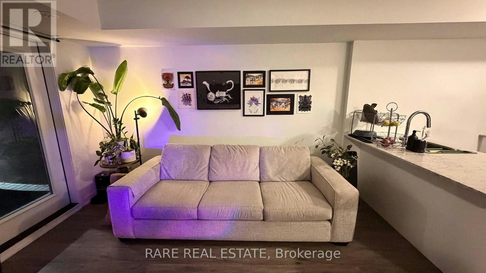 4-10 Marquette Avenue, Toronto, ON, M6A 0E1 - 2
