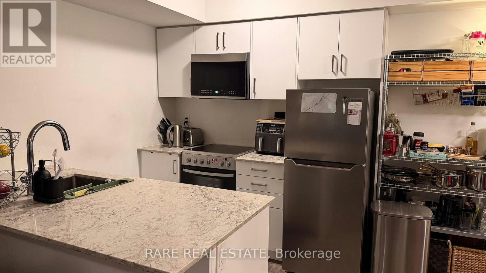 4-10 Marquette Avenue, Toronto, ON, M6A 0E1 - 5