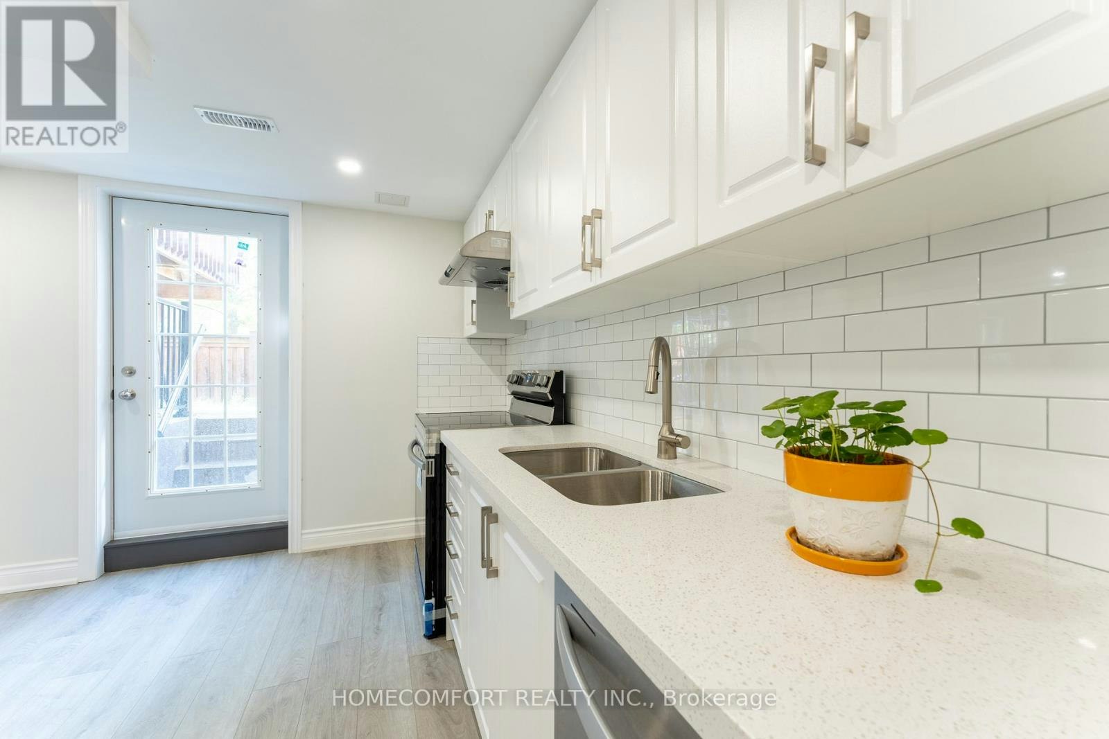 BSMT-369 Tower Hill Road, Richmond Hill, ON, L4E 0A5 3
