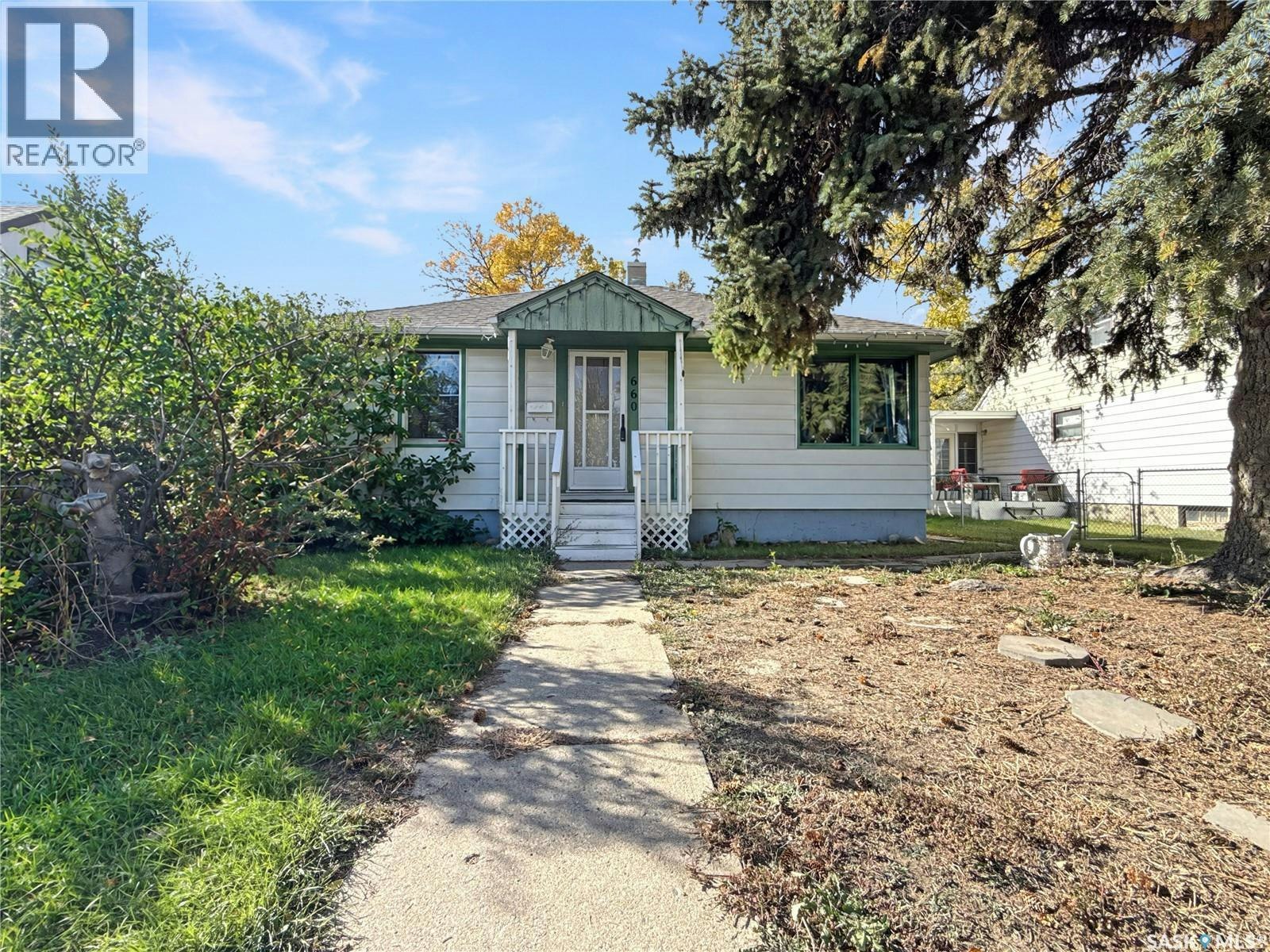 660 3rd Avenue NE, Swift Current, SK, S9H 2H5
