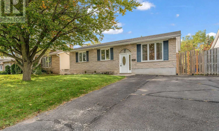 863 Pembridge Crescent