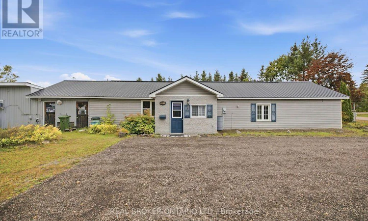 800 Pinegrove Crescent