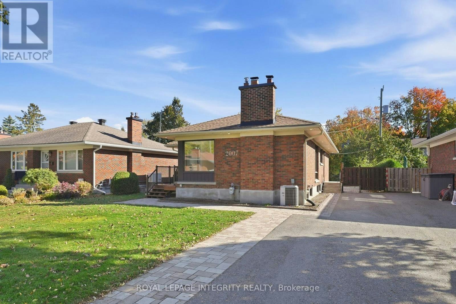 2007 Dorval Avenue, Ottawa, ON, K1G 2N6 - 3