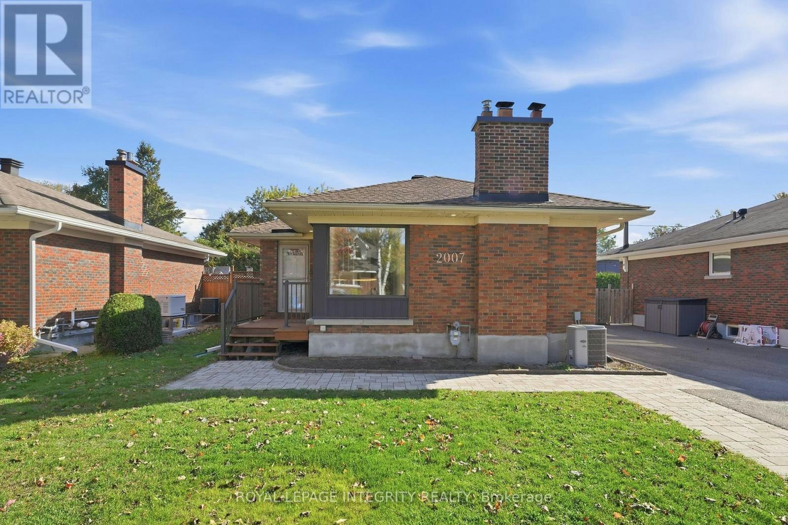 2007 Dorval Avenue, Ottawa, ON, K1G 2N6