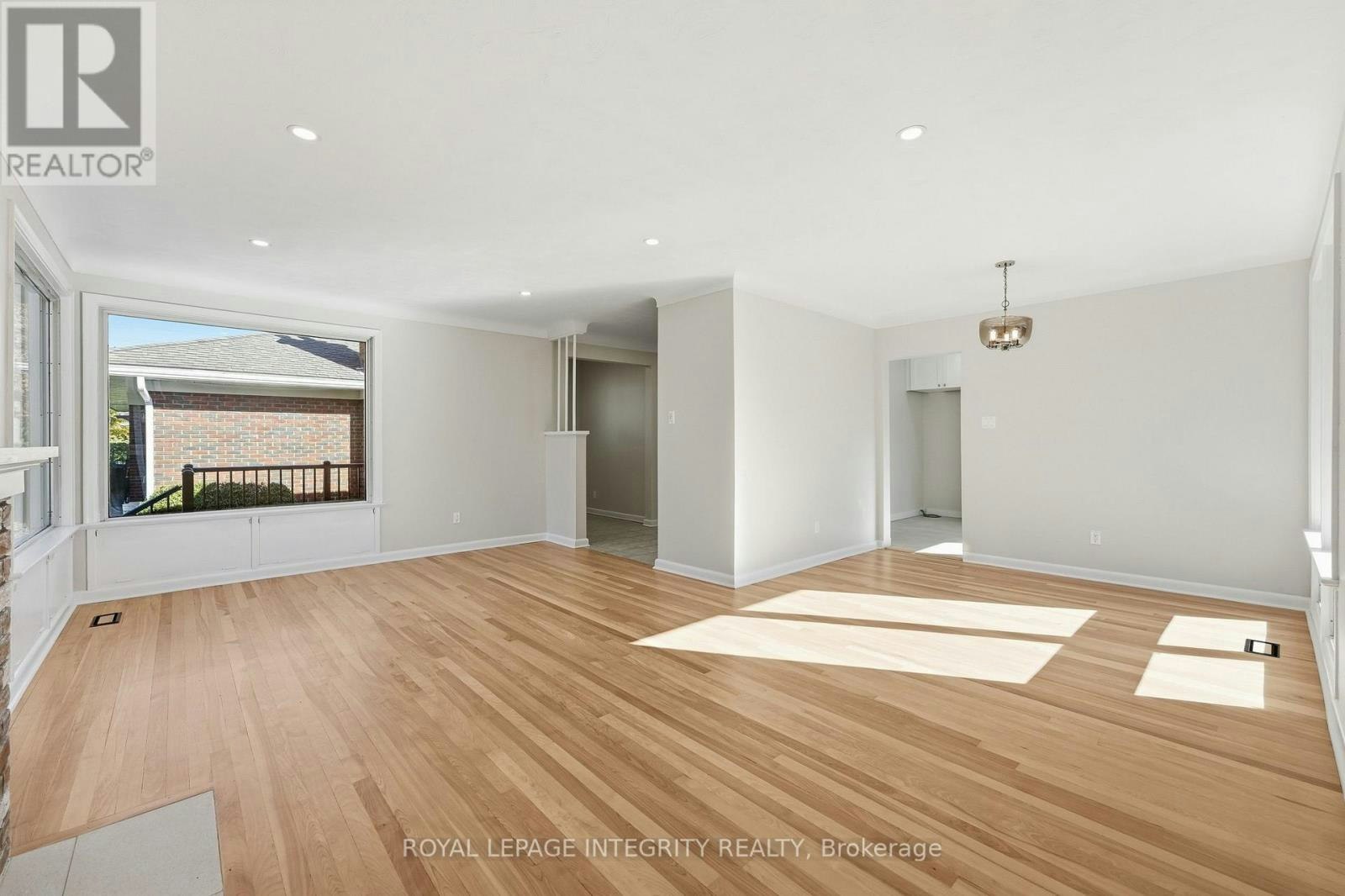 2007 Dorval Avenue, Ottawa, ON, K1G 2N6 - 9