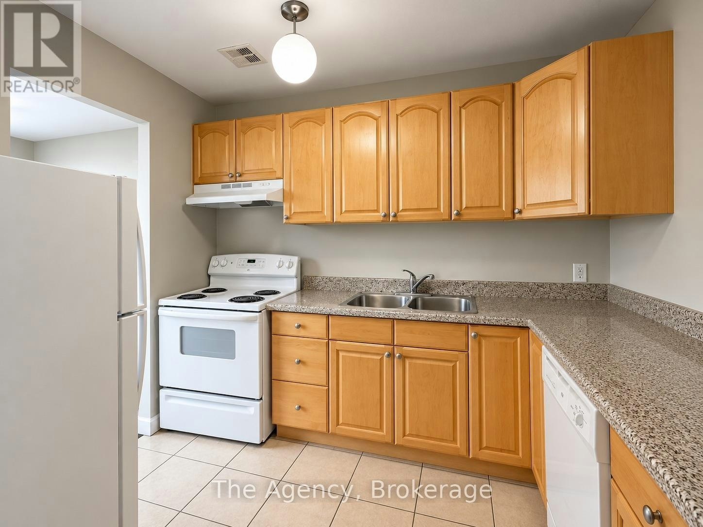203-45 Paisley Boulevard W, Mississauga, ON, L5B 1E4 - 9