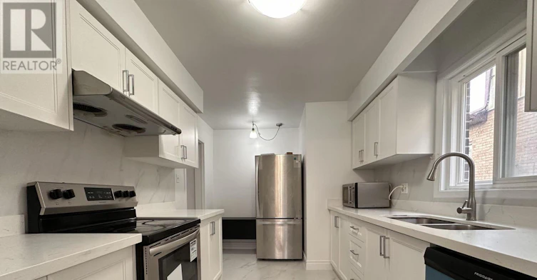 117 Micmac Crescent, Toronto, ON, M2H 2K1 - 2