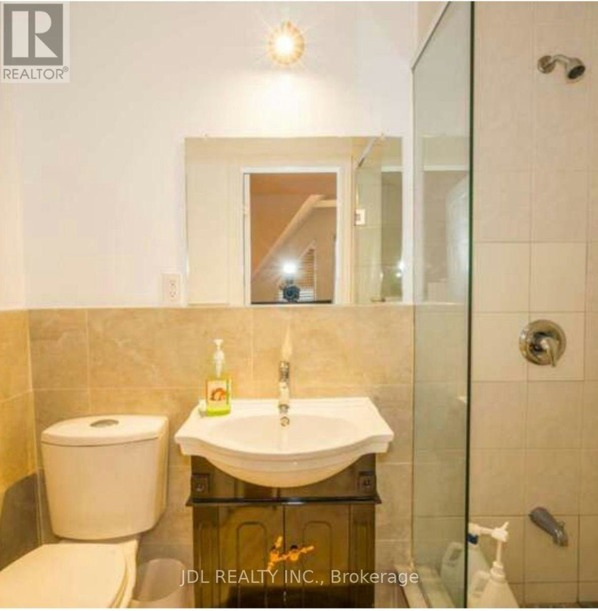 FLOOR-MASTERBEDROOMA 118 Main Shuter St Street, Toronto, ON, M5A 1V8 - 5