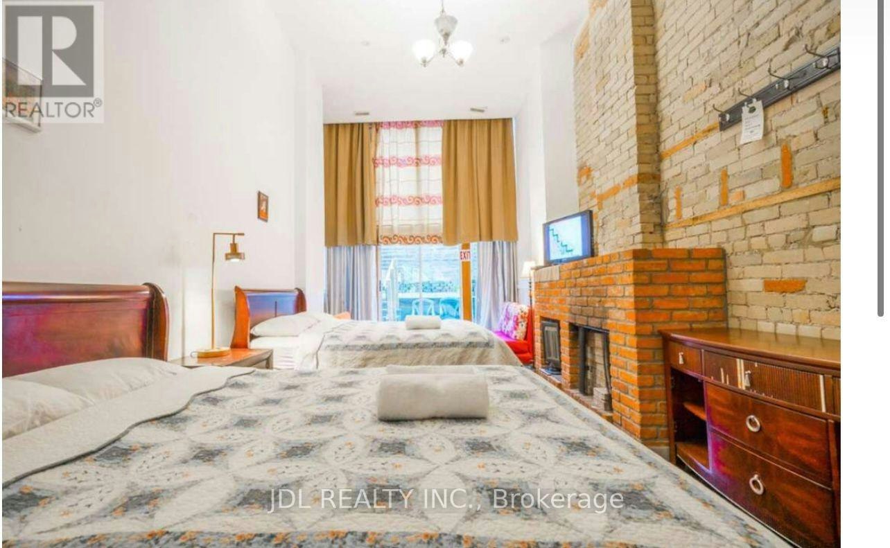 FLOOR-MASTERBEDROOMA 118 Main Shuter St Street, Toronto, ON, M5A 1V8 - 3