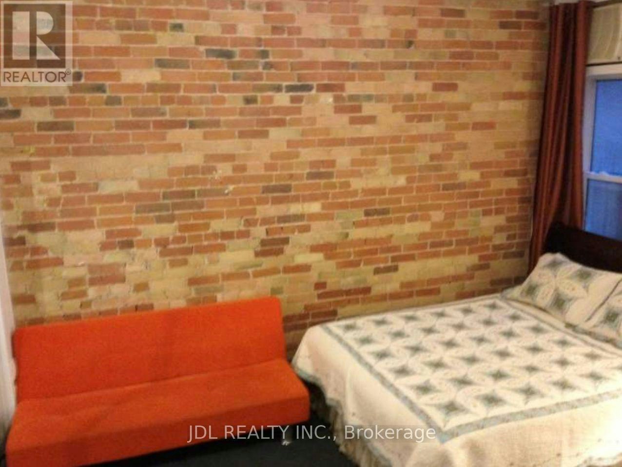 MASTERBEDROOM A 2ND FLOOR-118 Shuter St Street, Toronto, ON, M5A 1V8 - 5