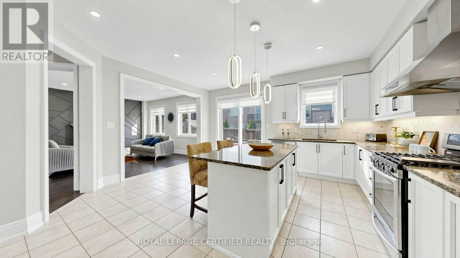 4 Mawby Street, Ajax, ON, L1T 0J9 - 12
