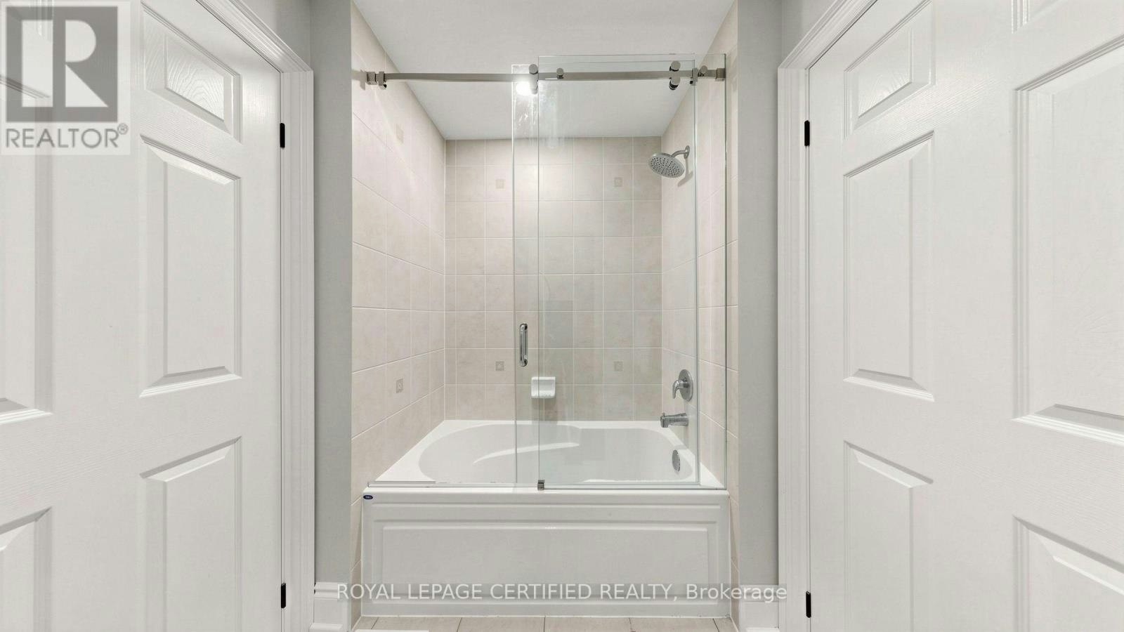 4 Mawby Street, Ajax, ON, L1T 0J9 - 25