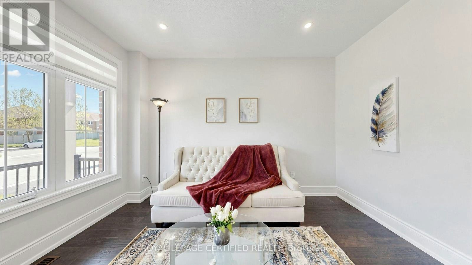4 Mawby Street, Ajax, ON, L1T 0J9 - 5