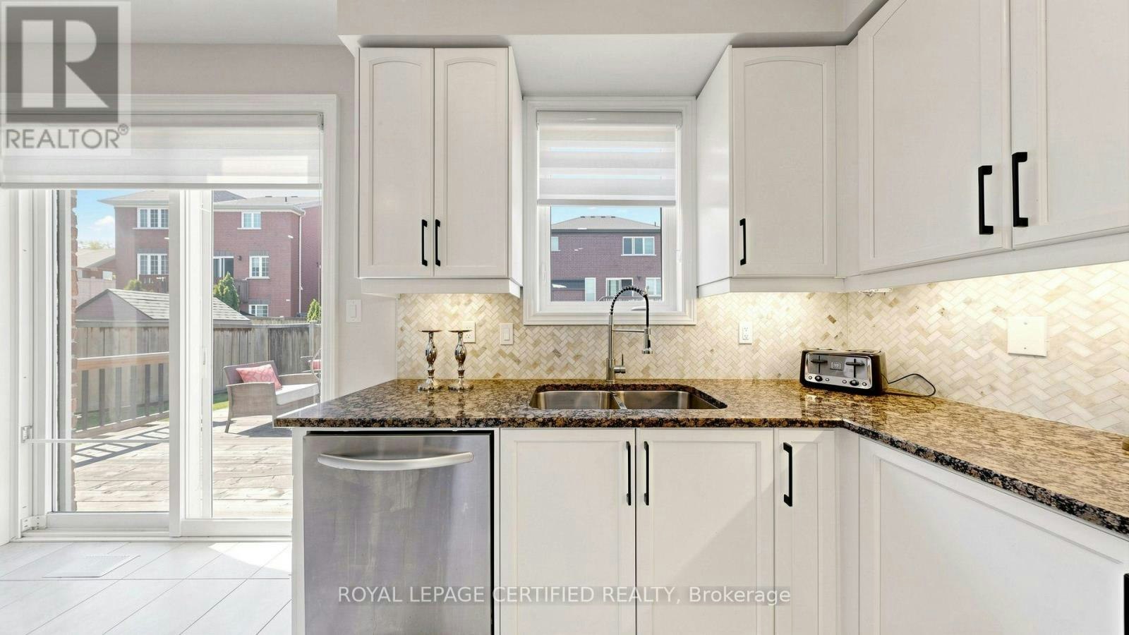 4 Mawby Street, Ajax, ON, L1T 0J9 - 13