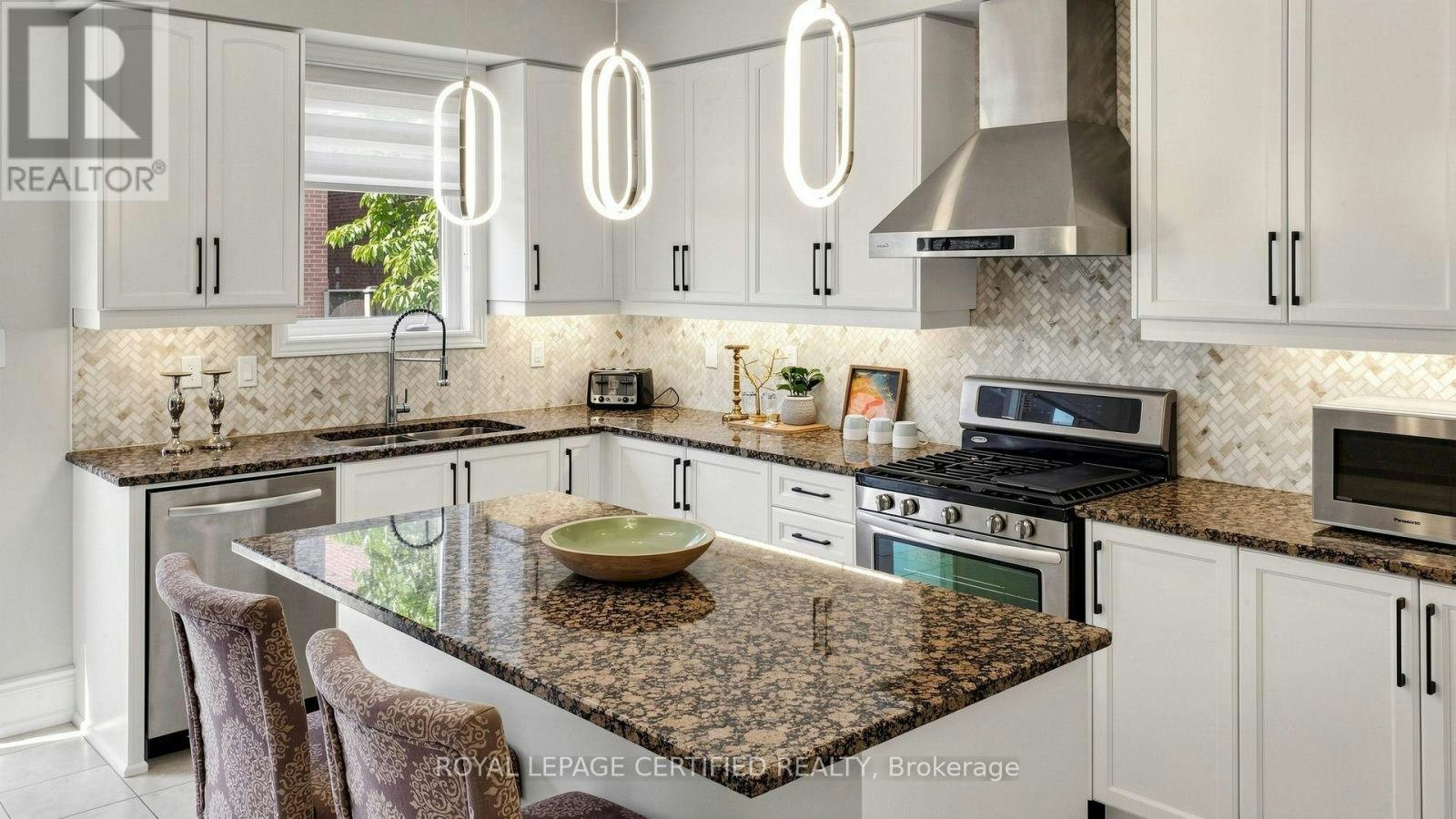 4 Mawby Street, Ajax, ON, L1T 0J9 - 15