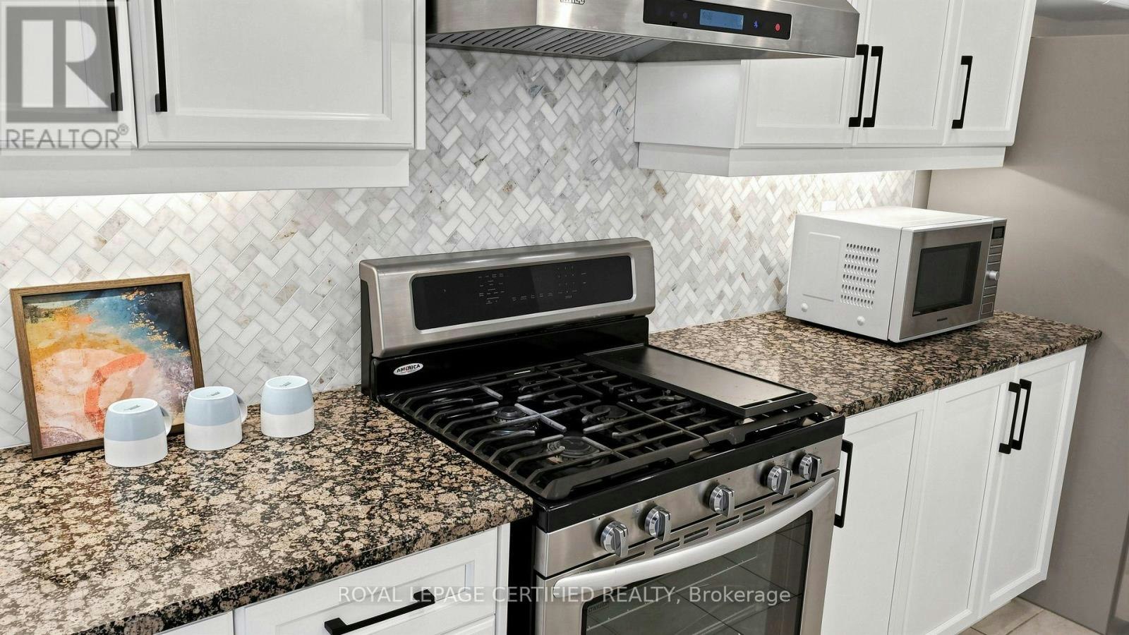 4 Mawby Street, Ajax, ON, L1T 0J9 - 14