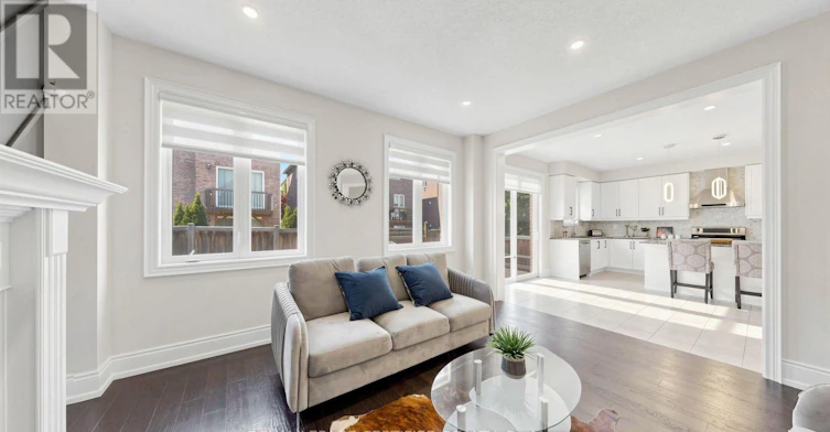 4 Mawby Street, Ajax, ON, L1T 0J9 - 9